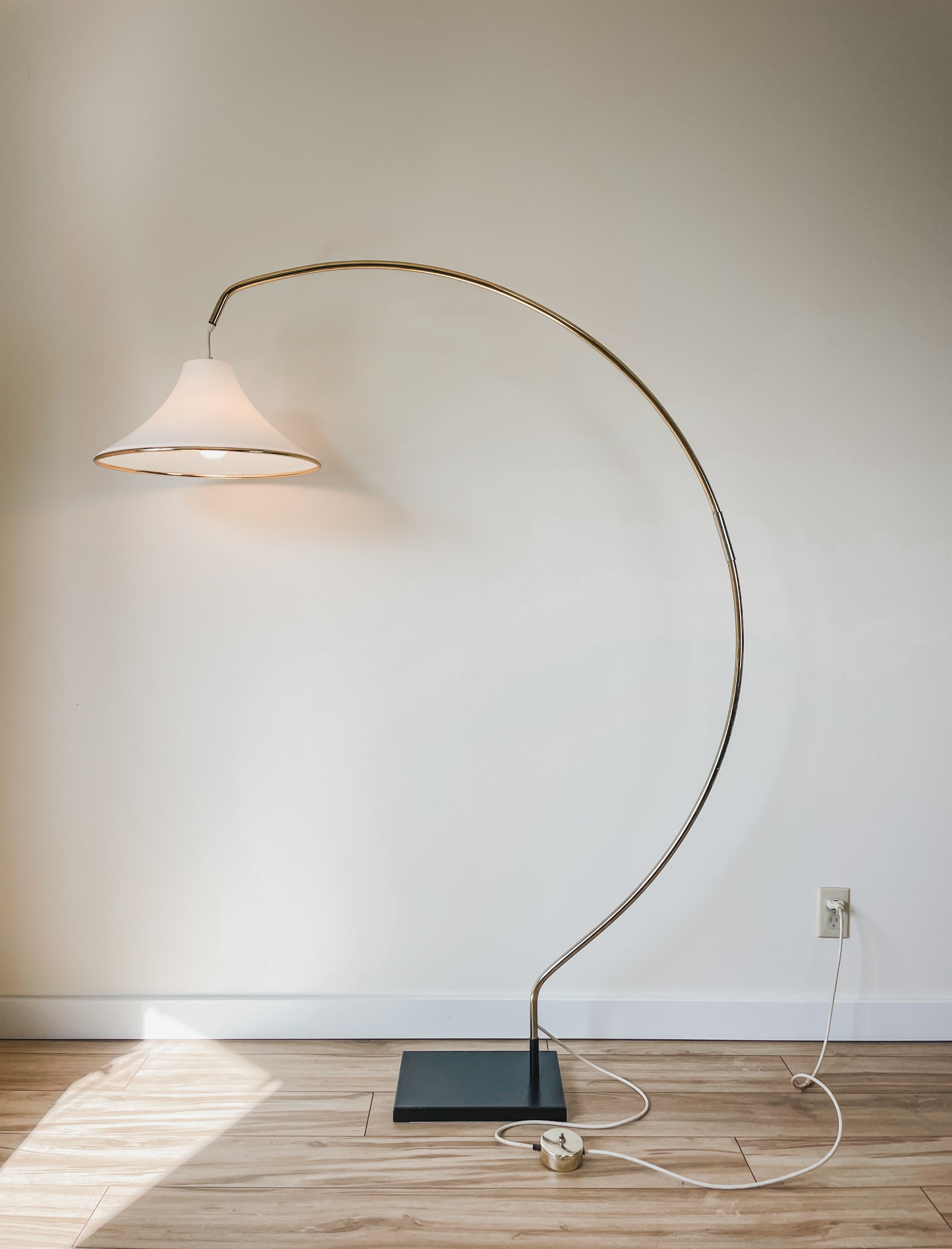 MID CENTURY ARC FLOOR LAMP