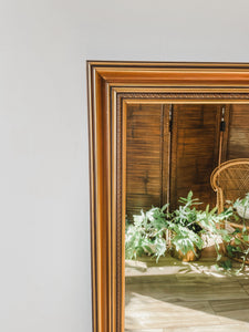 VINTAGE WOOD FRAME GOLD MIRROR