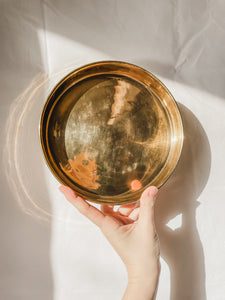 VINTAGE BRASS ROUND TRAY