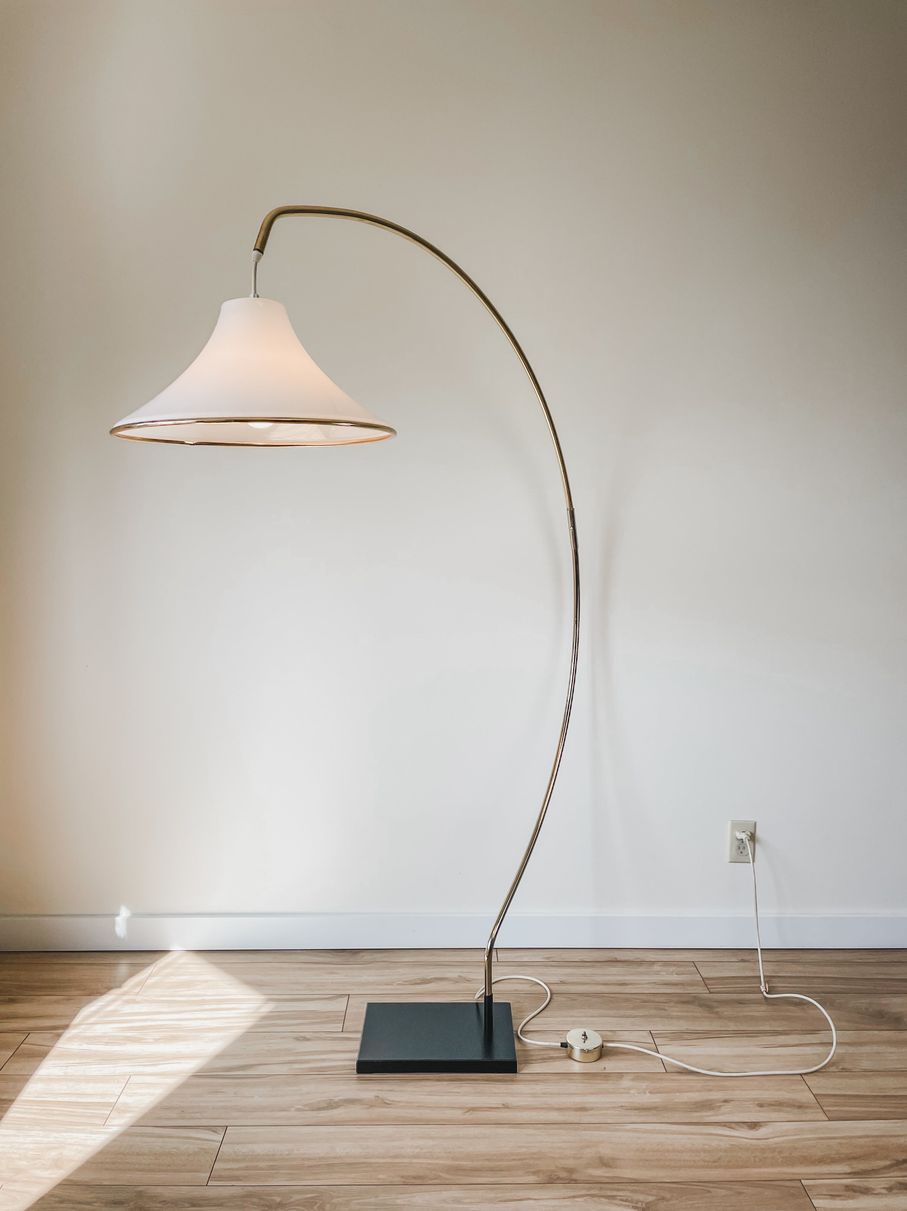 MID CENTURY ARC FLOOR LAMP