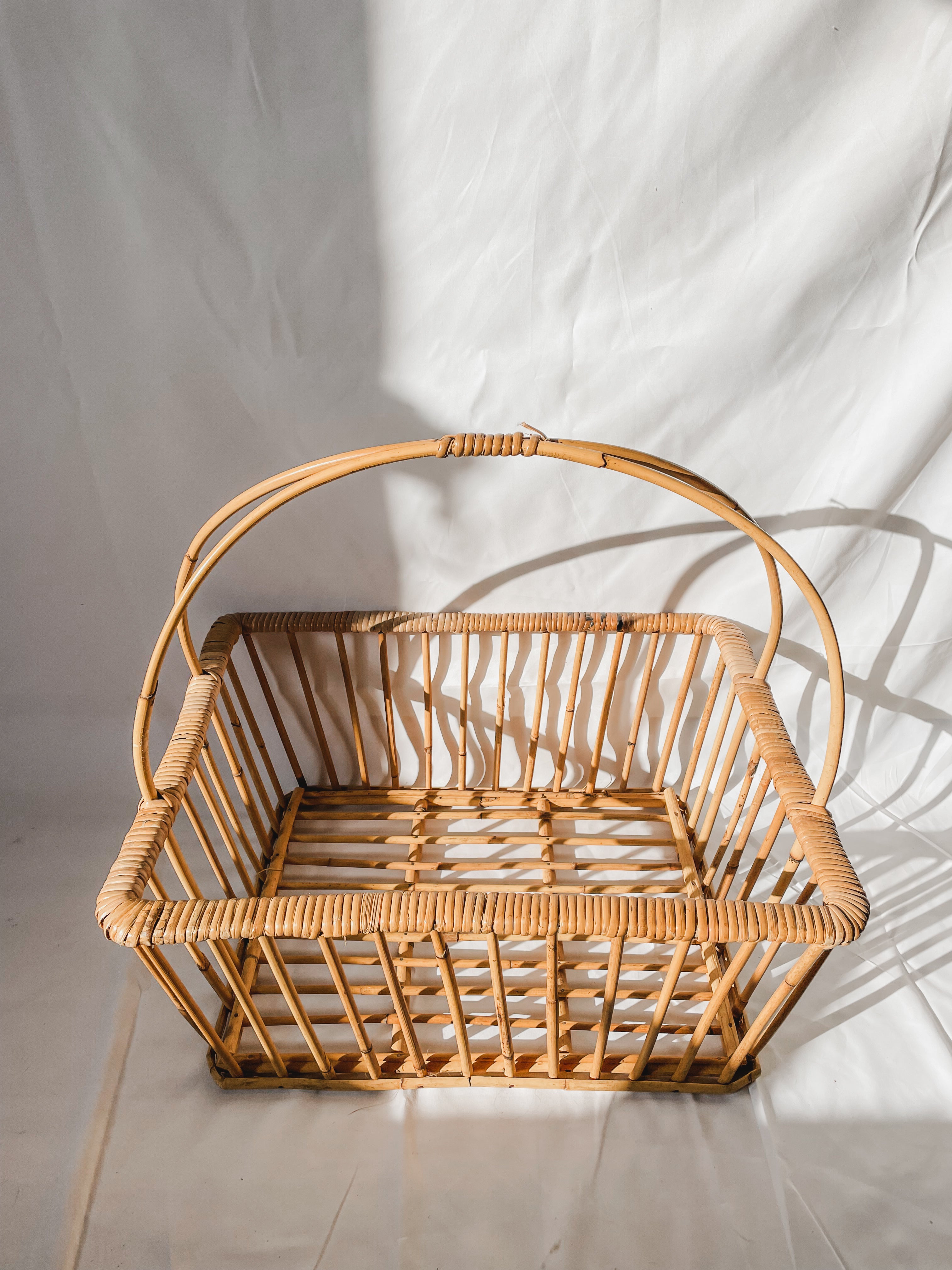 VINTAGE RATTAN BASKET