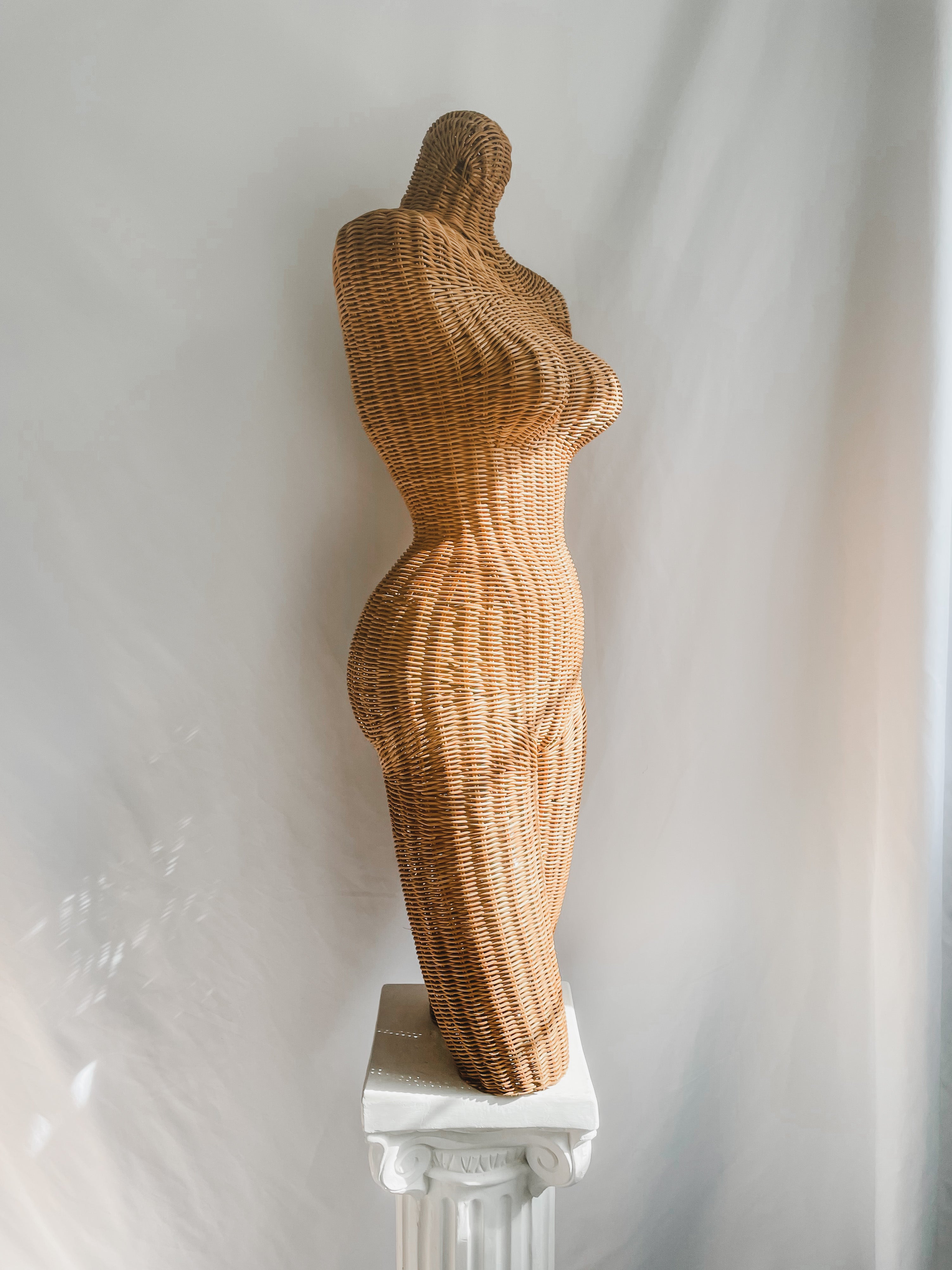 VINTAGE WICKER FEMALE MANNEQUIN