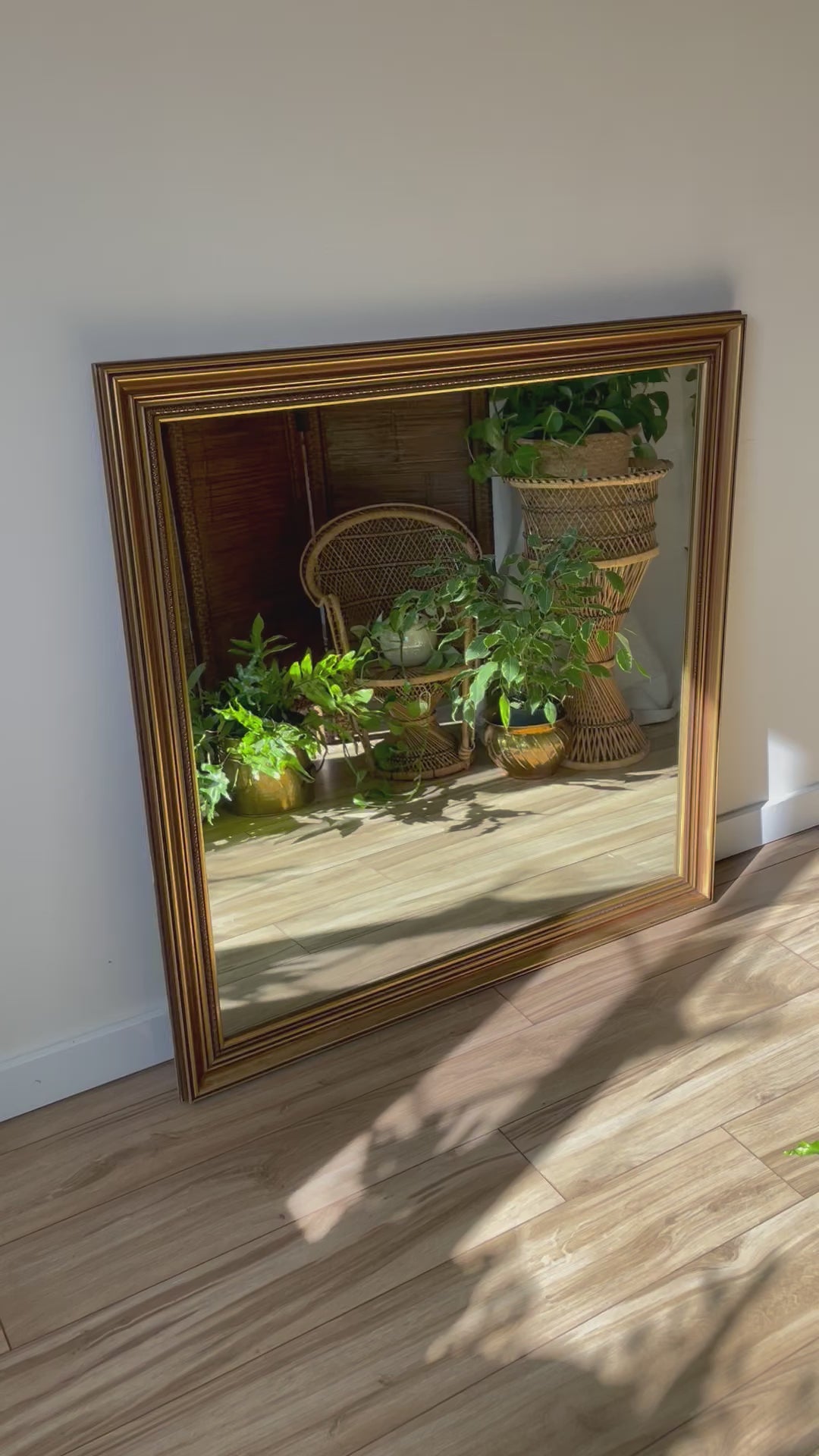 VINTAGE WOOD FRAME GOLD MIRROR